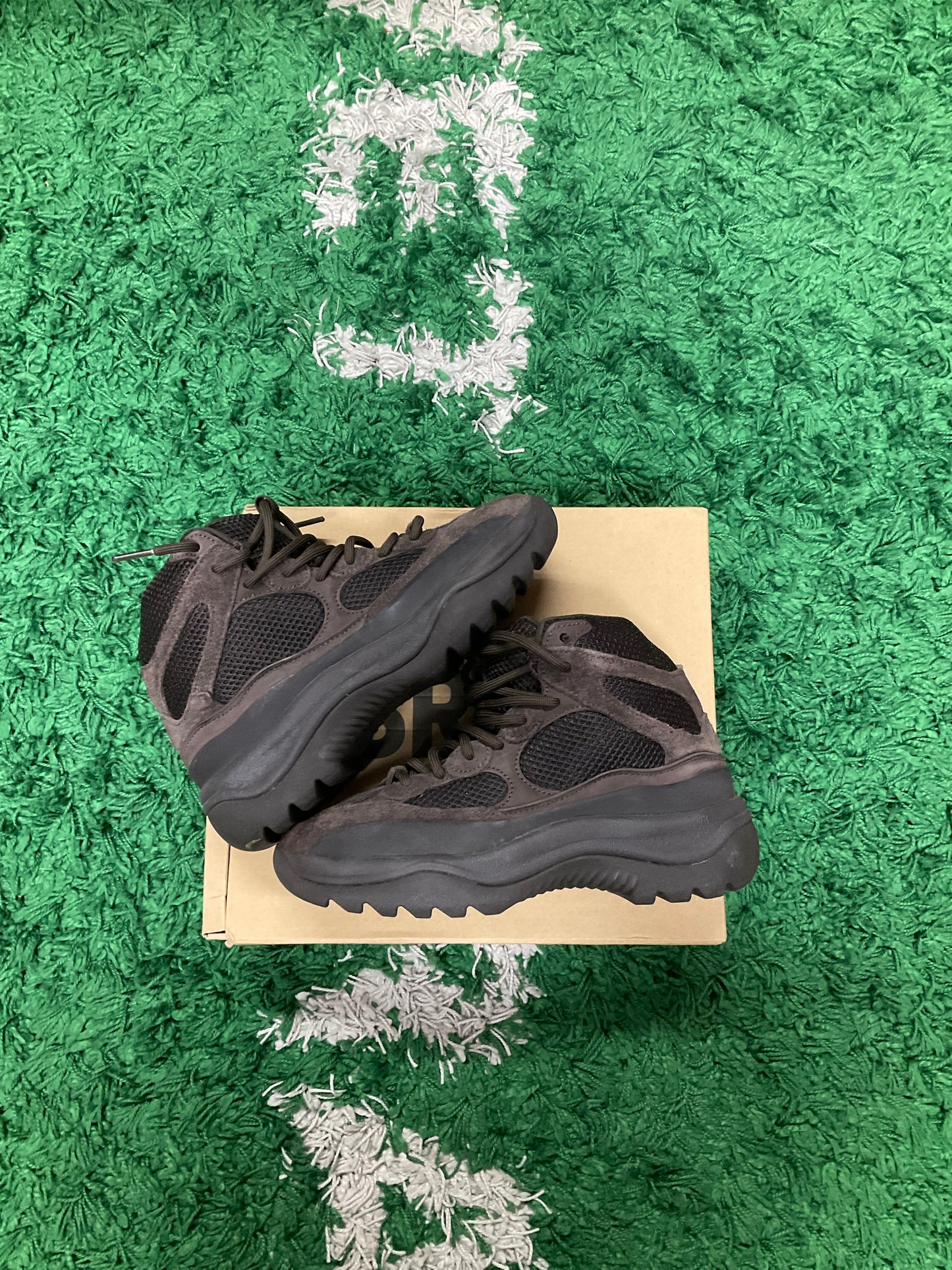 Yeezy Desert Boot Oil (USED)